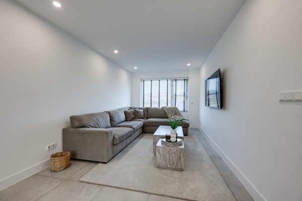 29_FUNDA_MARGA KLOMPELAAN 71_RIJEN.jpg